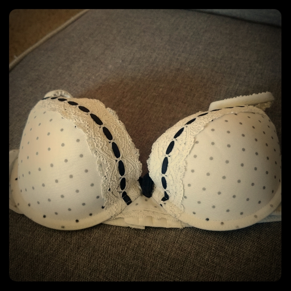 White w/Black polka dots 34B bra